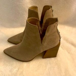 Steve Madden suede boots size 9.5 worn once! Comes from a clean non smoking home